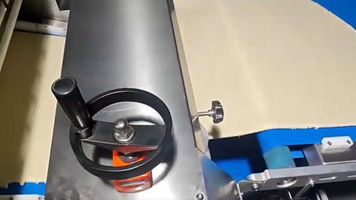 Линия производства круассанов с автоматической укладкой на противни